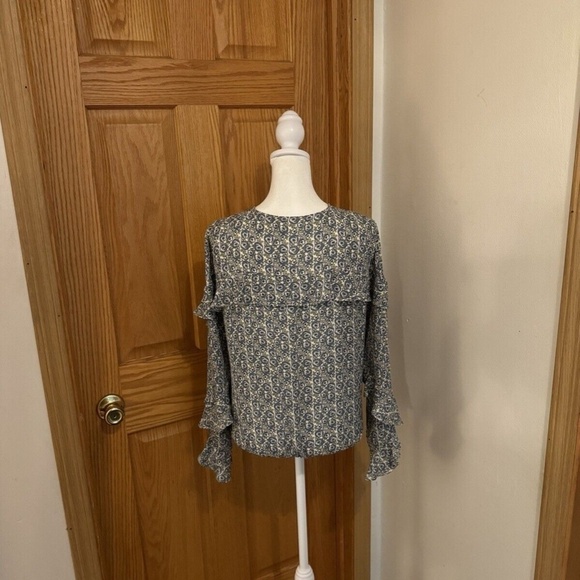 Max Studio Small Multi-Color w/Floral Print Long Sleeve Faux Wrap Blouse - EUC - Picture 2 of 5